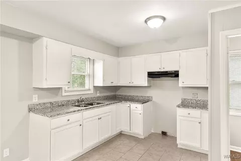 Kitchen - 1638 58th Ave E, Cottondale, AL 35453 photo 1 of 3