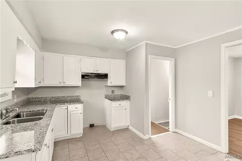 Kitchen - 1638 58th Ave E, Cottondale, AL 35453 photo 2 of 3
