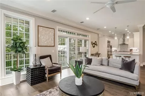 1501 University Blvd #203, Tuscaloosa, AL 35401
