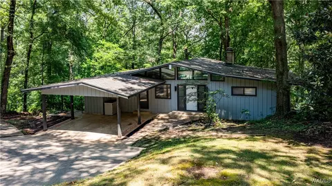4309 Northwood Lake Dr W, Northport, AL 35473