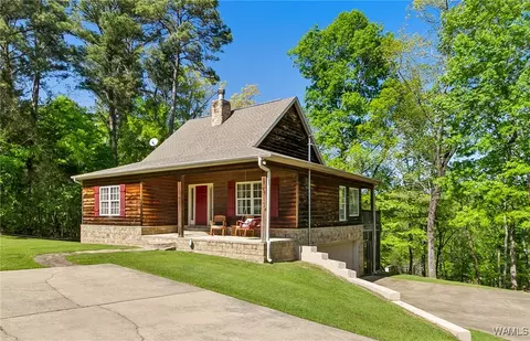 13699 Country Club Dr, Northport, AL 35475