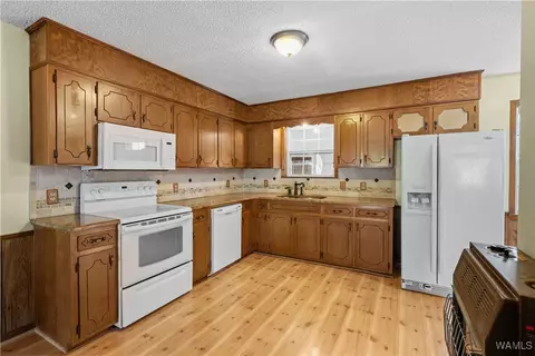 Kitchen - 511 Lamon Chapel Loop, Jasper, AL 35503 photo 1 of 4