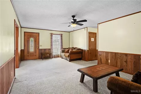 Living - 511 Lamon Chapel Loop, Jasper, AL 35503 photo 2 of 6