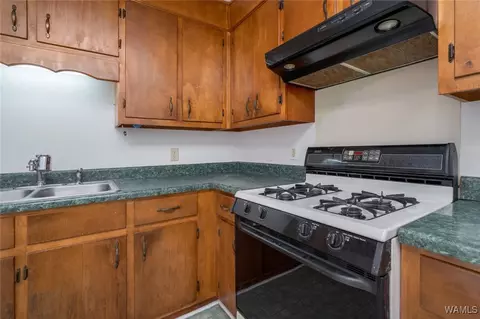 Kitchen - 625 Abrams St, Eutaw, AL 35462 photo 4 of 4