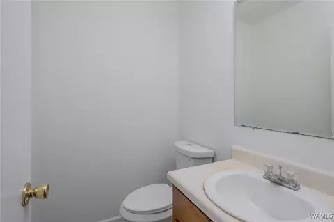 Bath - 625 Abrams St, Eutaw, AL 35462 photo 1 of 3