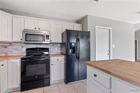 Kitchen - 17517 E View Loop, Foley, AL 36535 photo 5 of 6