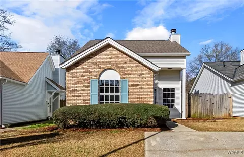 2828 Robinwood Ln, Northport, AL 35476