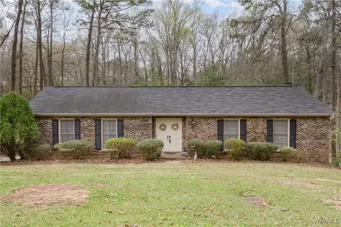 4800 Emerald Bay Dr, Northport, AL 35473