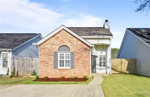 2827 Swallow Ln, Northport, AL 35476