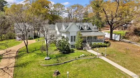 325 2nd Ave NW, Fayette, AL 35555