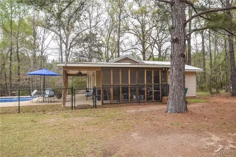 15337 Strawberry Ln, Northport, AL 35475