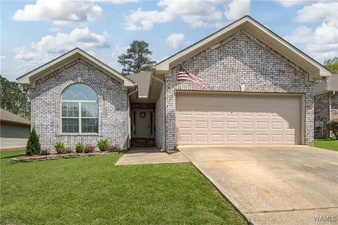 13932 Highland Pointe Dr, Northport, AL 35475
