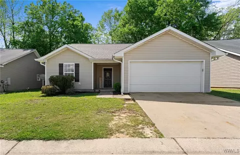 370 Holly Berry Ln, Moundville, AL 35474