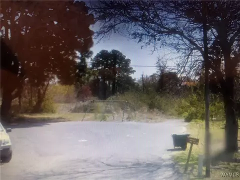 814 13th Ave, Northport, AL 35476