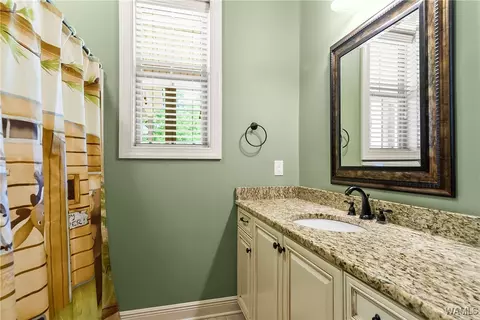 Bath - 17957 Romulus Rd, Ralph, AL 35480 photo 3 of 6