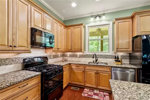 Kitchen - 17957 Romulus Rd, Ralph, AL 35480 photo 3 of 5