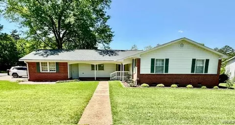 1210 Lake Ln, Demopolis, AL 36732
