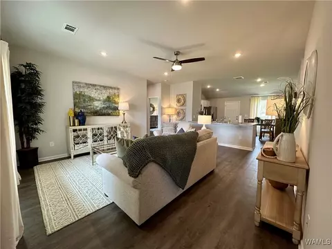 2301 Bobwhite Dr, Tuscaloosa, AL 35405
