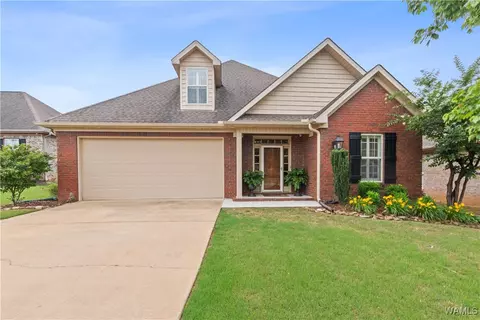811 Old White Ln, Northport, AL 35473