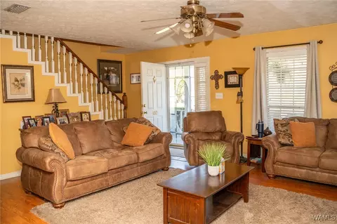 Entry Way - 1005 Dow St, Demopolis, AL 36732 photo 1 of 6