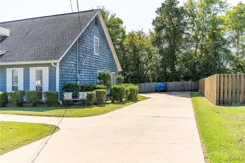 Exterior - 1005 Dow St, Demopolis, AL 36732 photo 4 of 11