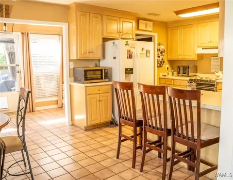 Kitchen - 1005 Dow St, Demopolis, AL 36732 photo 1 of 4
