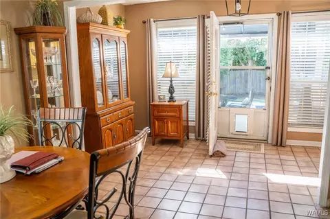 Entry Way - 1005 Dow St, Demopolis, AL 36732 photo 2 of 6