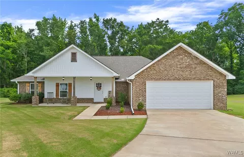 140 Poole Dr, Moundville, AL 35474