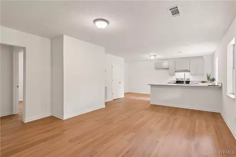 Living - 13988 Northside Rd, Berry, AL 35546 photo 2 of 4