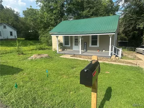 604 1st St NE, Aliceville, AL 35442