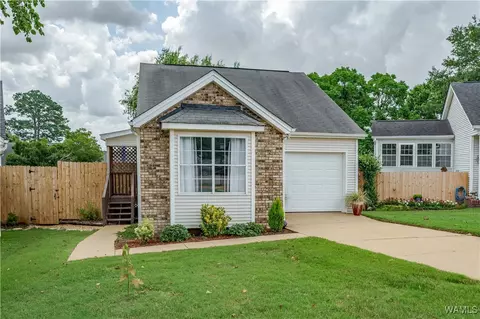 1031 Mockingbird Ln, Northport, AL 35476