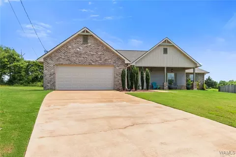 320 Rob Lee St, Moundville, AL 35474