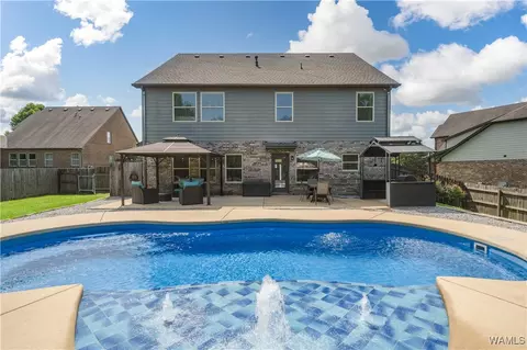 12912 Rolling Meadows Cir, Northport, AL 35473