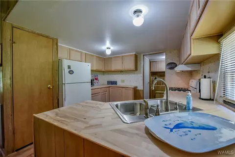 Kitchen - 354 Gross Rd, Parrish, AL 35580 photo 5 of 5