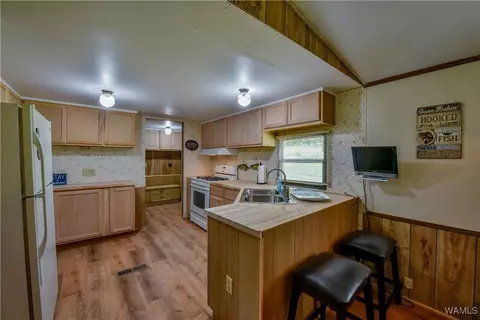Kitchen - 354 Gross Rd, Parrish, AL 35580 photo 2 of 5