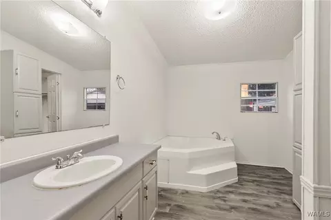 Bath - 1820 66th Ave E, Cottondale, AL 35453 photo 2 of 4