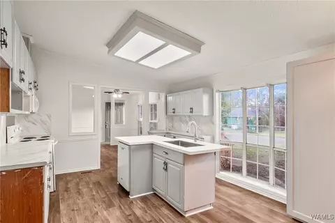 Kitchen - 1820 66th Ave E, Cottondale, AL 35453 photo 4 of 5