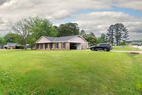 2996 Meadow St, Northport, AL 35475