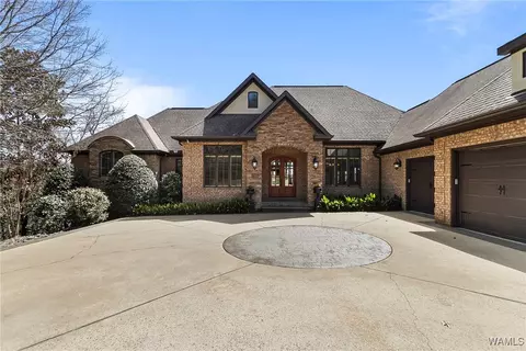 10416 Harbourtowne Dr, Northport, AL 35475