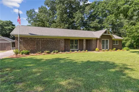 17437 N Hagler Rd, Northport, AL 35475