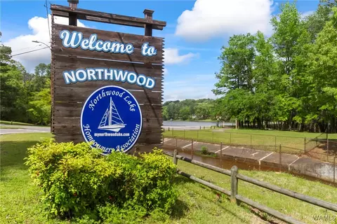 4713 Northwood Lake Dr E, Northport, AL 35473