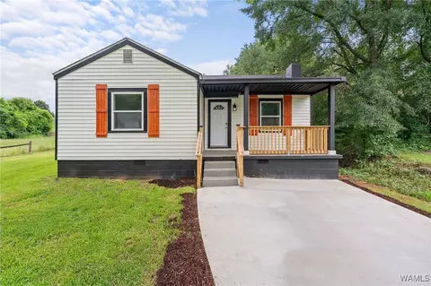 1406 10th St, Northport, AL 35476
