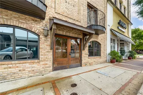 2304 University Blvd #102, Tuscaloosa, AL 35401