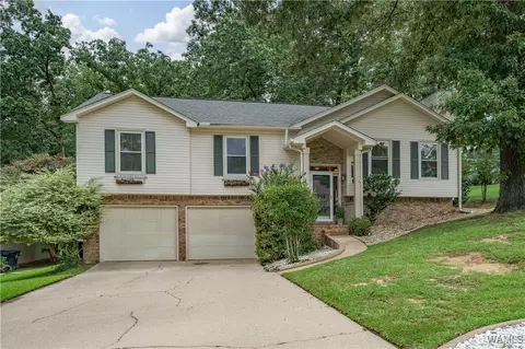 5108 Lands End Ct, Northport, AL 35473