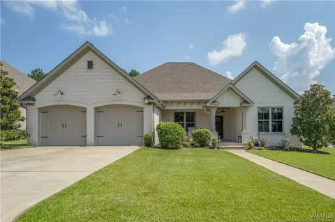 14001 Knoll Pointe Dr, Northport, AL 35475