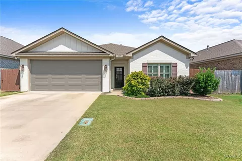 13783 Highland Pointe Dr, Northport, AL 35475
