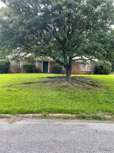 115 Brookside Dr, Northport, AL 35473