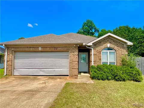 4 Azalea Ln, Moundville, AL 35474