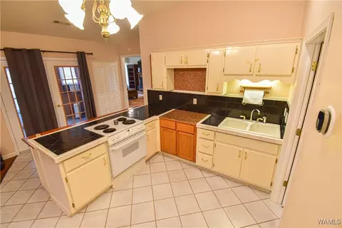 Kitchen - 23791 Highway 18 E, Berry, AL 35546 photo 5 of 6
