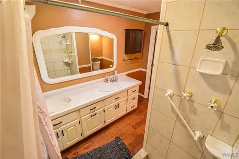 Bath - 23791 Highway 18 E, Berry, AL 35546 photo 4 of 4